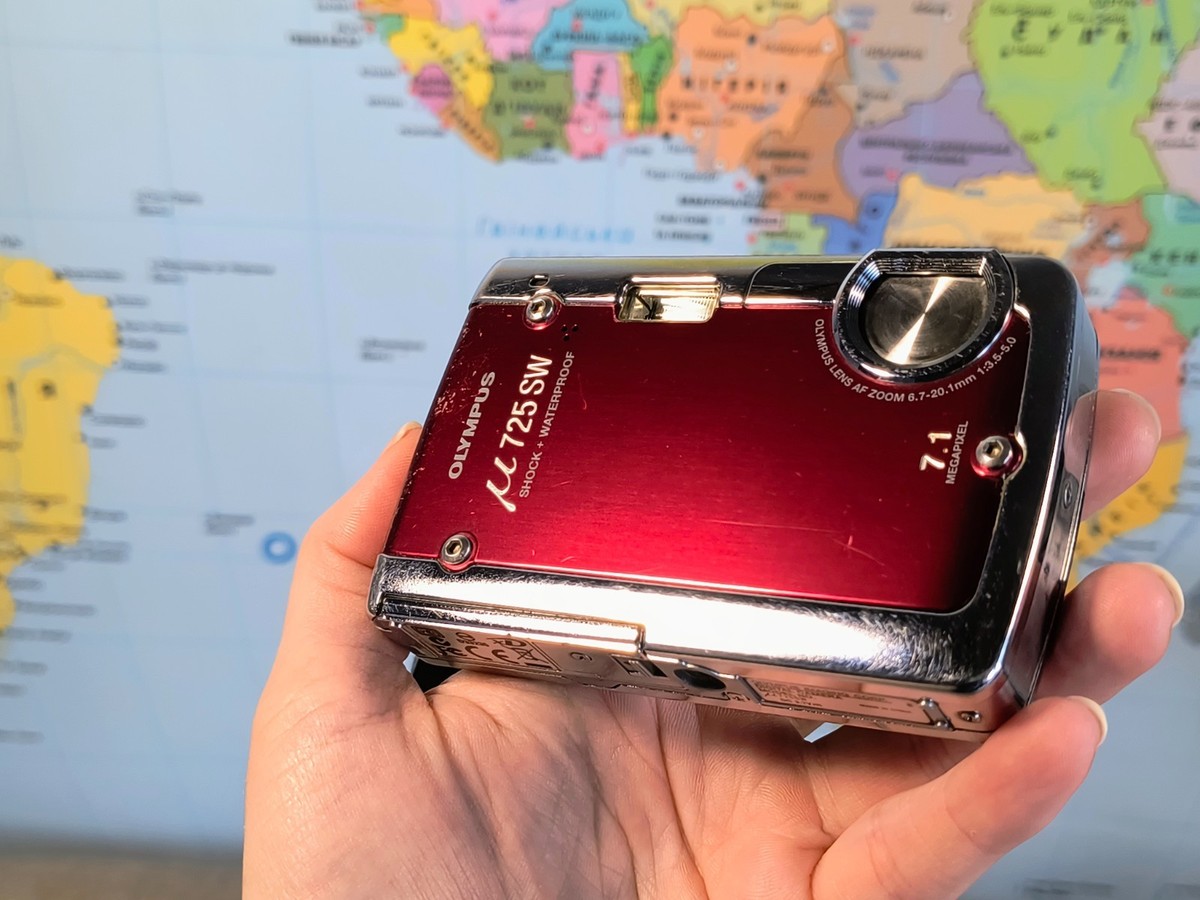 Olympus Mju 725 SW 7.1MP Digital Camera - Red Fully Working Great