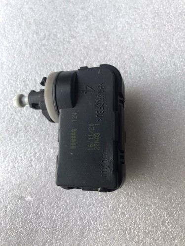VW Audi Seat Skoda  Stellmotor Leuchtweitenregulierung Scheinwerfer 5P0941295