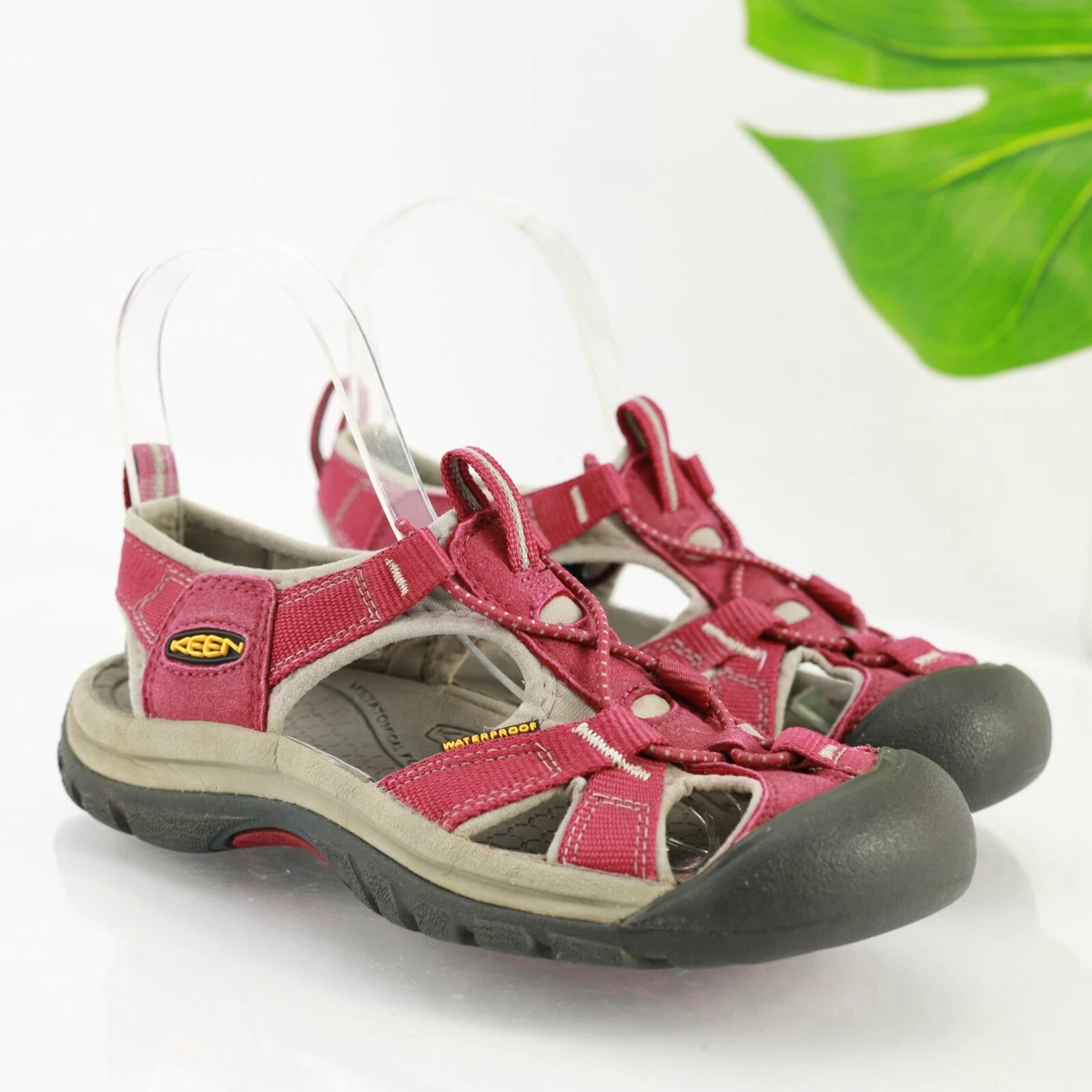 Keen Women s Venice H2 Sandal Waterproof Size 5 Beet Red Active Hike Quick Lace