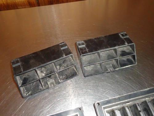 4) Rear A/C Air Conditioning Vents 1970's 1980's Chevrolet Chevy Suburban GMC - Picture 5 of 5