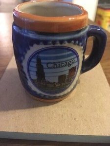 Vintage Souvenir Chicago Mini 2-1/2" Mug , made in Japan