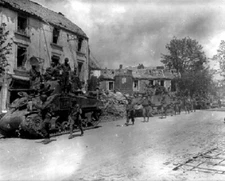 American Infantry searching for German Troops in France WW2 WWII 8x10 Photo 494a