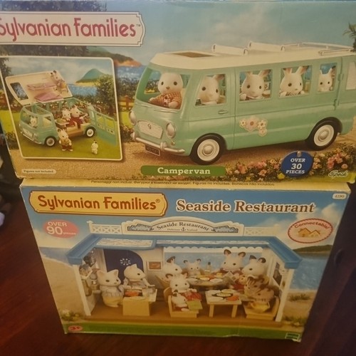 Sylvanian Families Seaside Restaurant 4190 & Campervan 4365 - New - Rare
