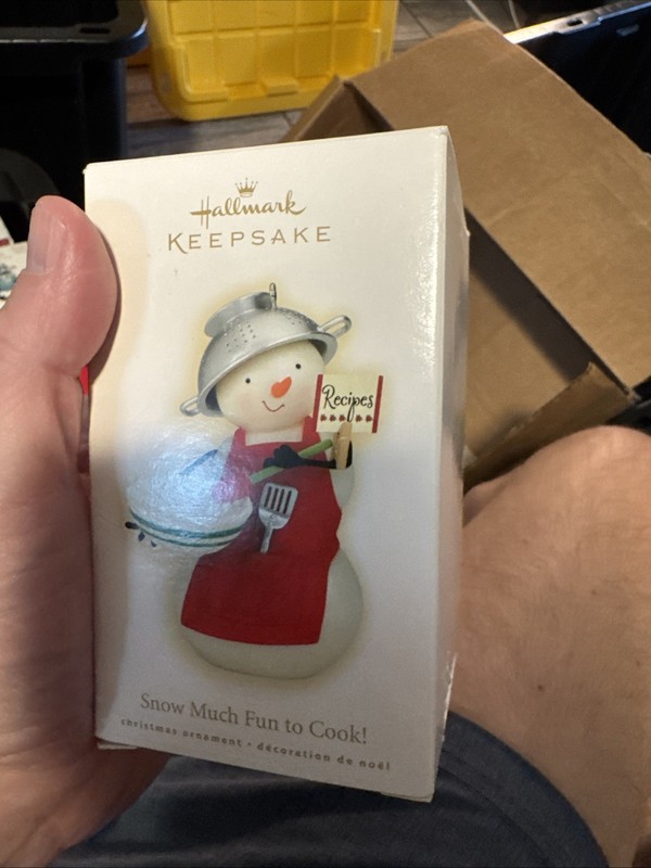Hallmark 2009 Snow Much Fun to Cook Keepsake Ornament In Box