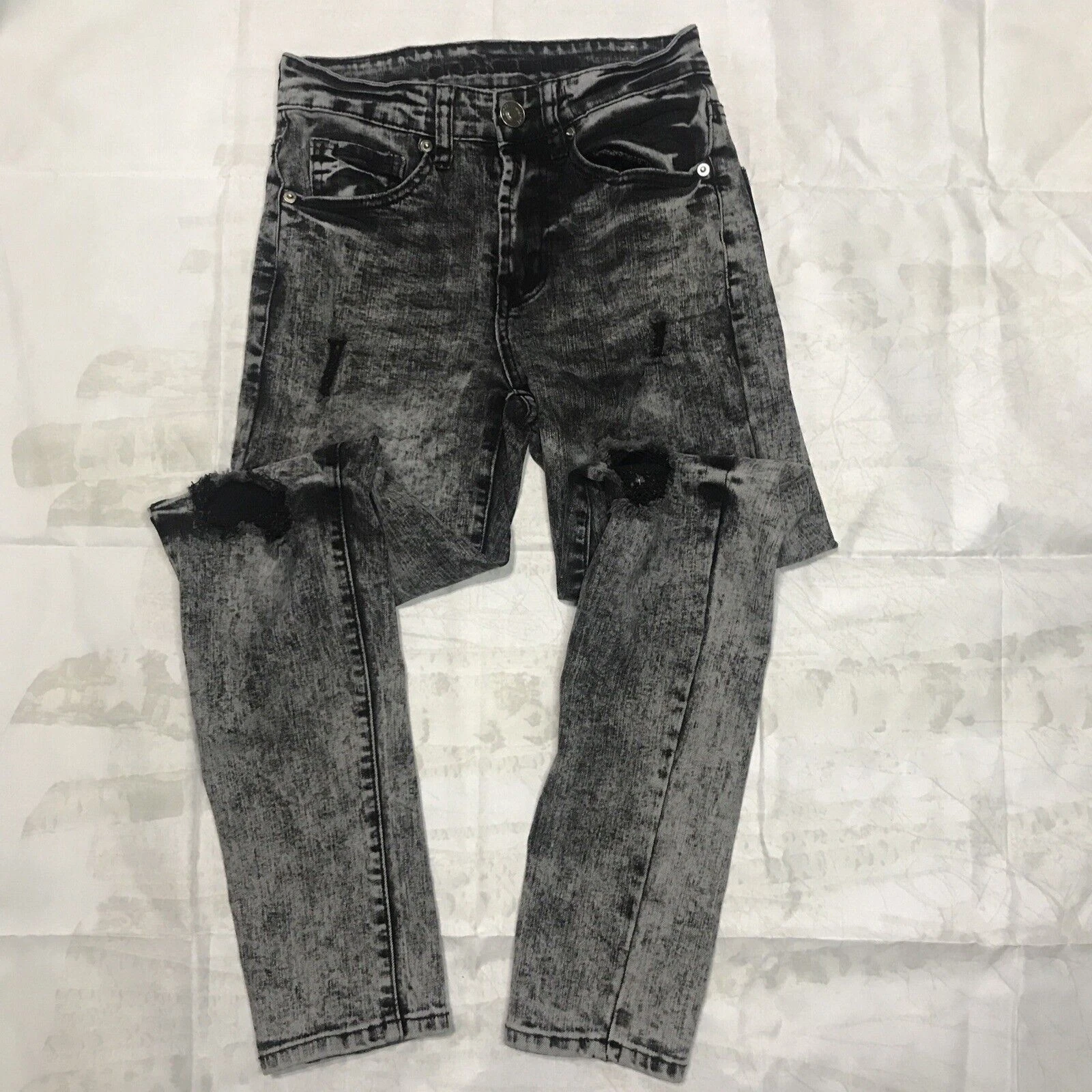 Jean skinny Rue 21 noir déchiré slim conique suprême flex taille 26x30