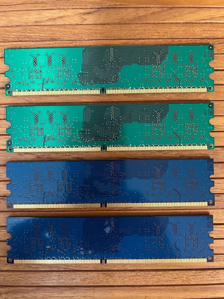 Samsung / Nanya 256 MB PC2 4200 Lote de 4 RAM de escritorio / Memoria Foto 4 de 4