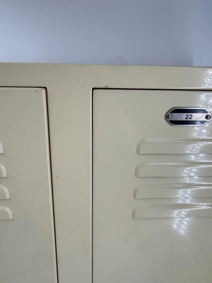 American Girl Doll Julie Tall Double Yellow Metal School Locker Wardrobe 2 Door  - Image 4 of 4