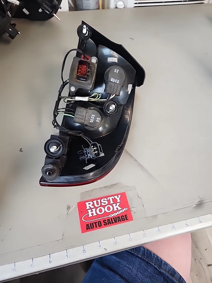 2001 - 2006 道奇 Stratus 右后乘客尾灯 04805350AC 原始设备制造商 — 第 3/4 张图片