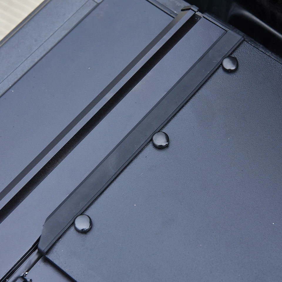 Cubierta rígida de camioneta de 5,8 ft para Chevy Silverado GMC Sierra 1500 2019-2025 Foto 3 de 4