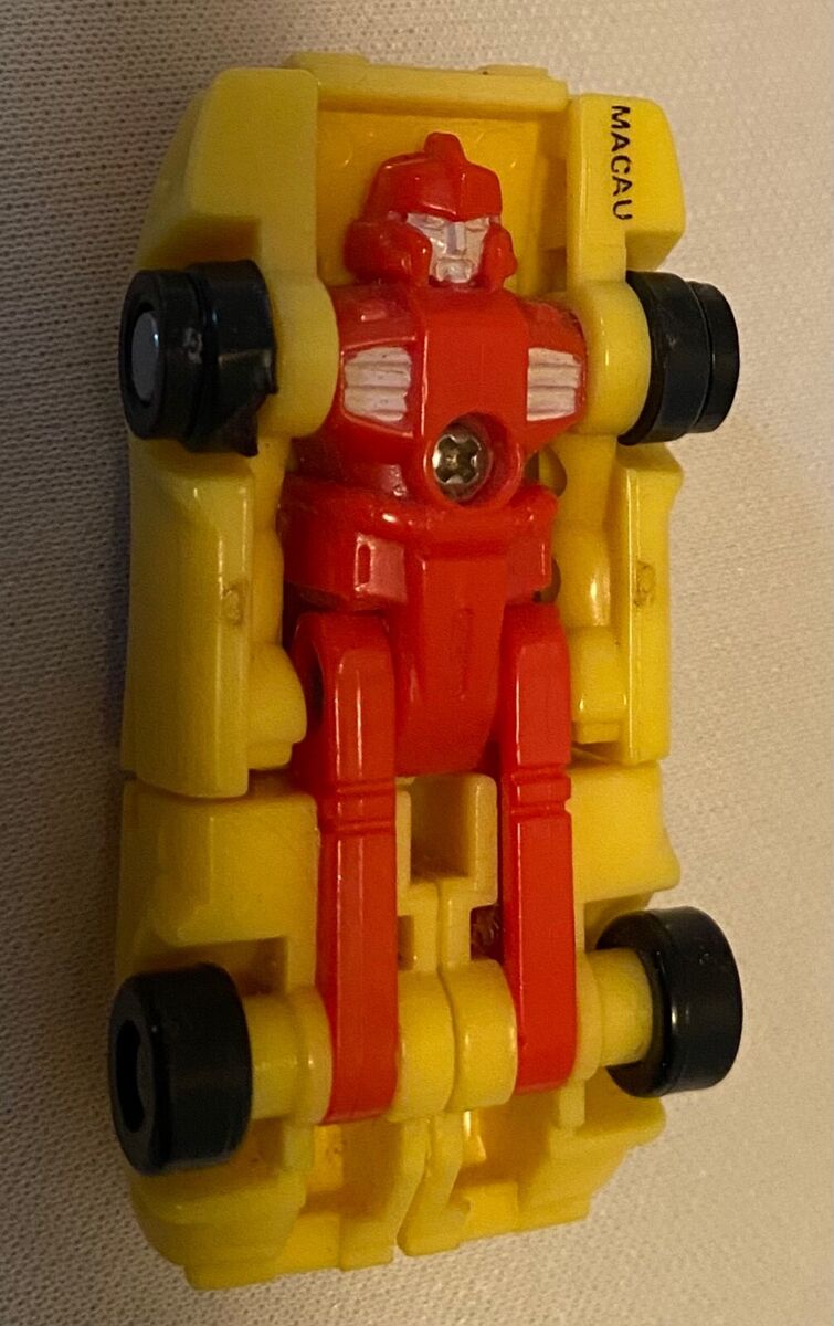 Mini TRANSFORMER Yellow Lamborgini 1988 Generation 1 Hasbro Mini TRANSFORMER Yellow Lamborgini 1988 Generation 1 Hasbro
