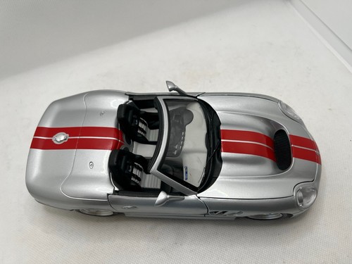 Shelby Series 1 Burago 1:18 Shelby Series 1 Diecast Car Italy Silver Red Stripe - Picture 4 of 24