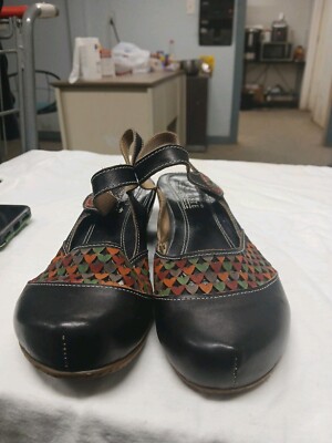 L ARTISTE SPRING STEP Amour Size 40,   Black Leather Sandals,     444