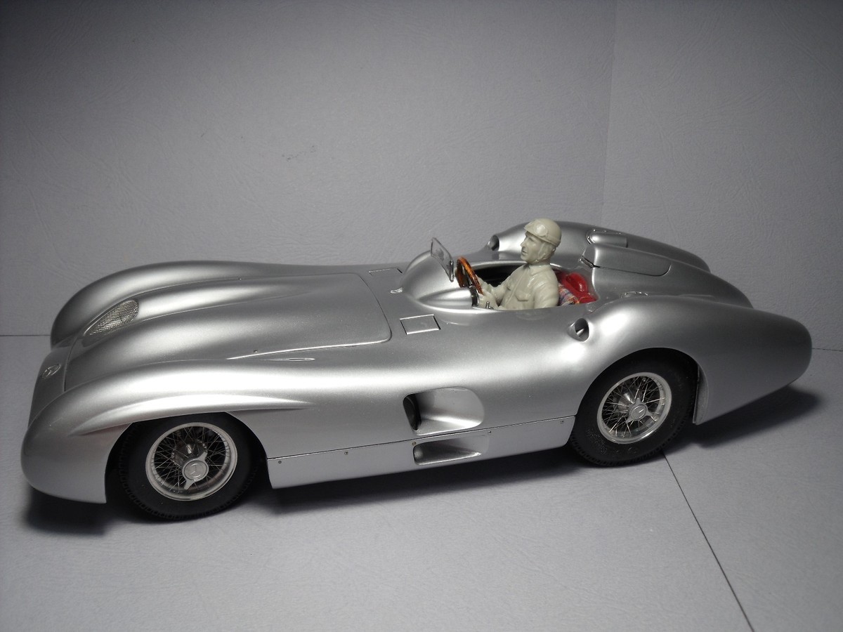 Figurine 1/18 Fangio Mercedes W196 Stream - CMC GP Replicas - Neuve