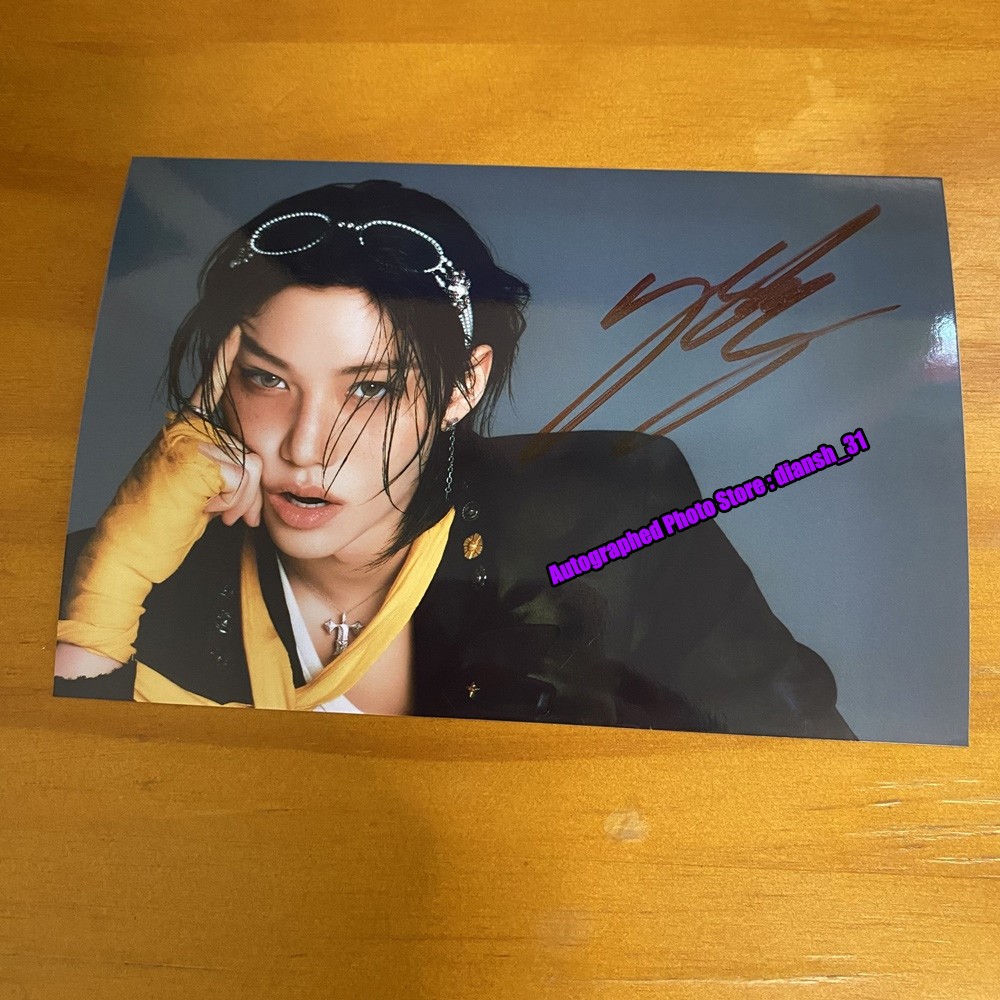 STRAY KIDS FELIX AUTOGRAPHED SIGNED PHOTO 4*6 - KARMA TEASER