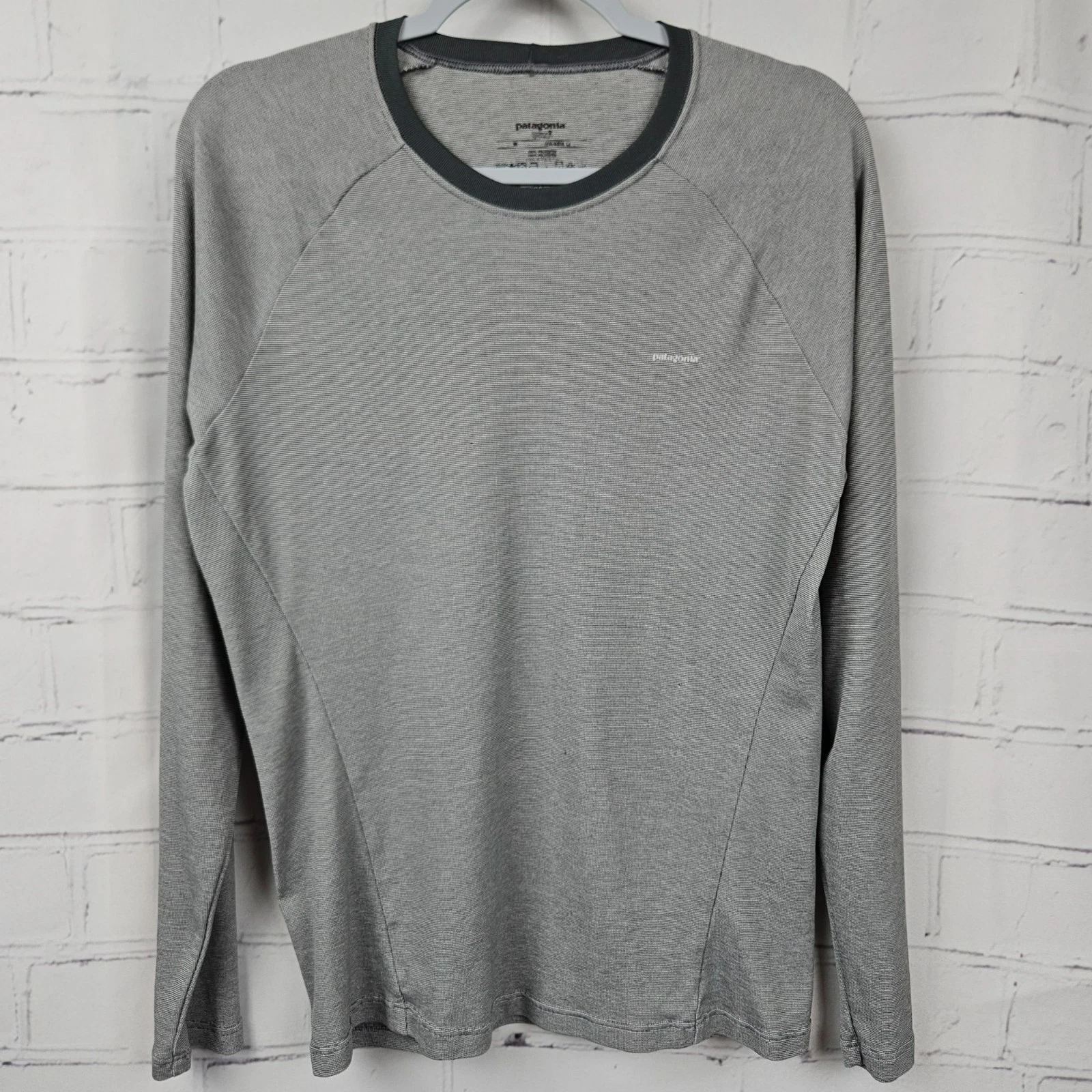 Patagonia Capilene Midweight Crewneck Long Sleeve Shirt Mens M Gray Outdoors