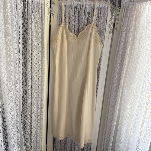Vintage Ivory Lace Full Slip Dress Nylon USA Made Romantic Coquette SMALL EUC