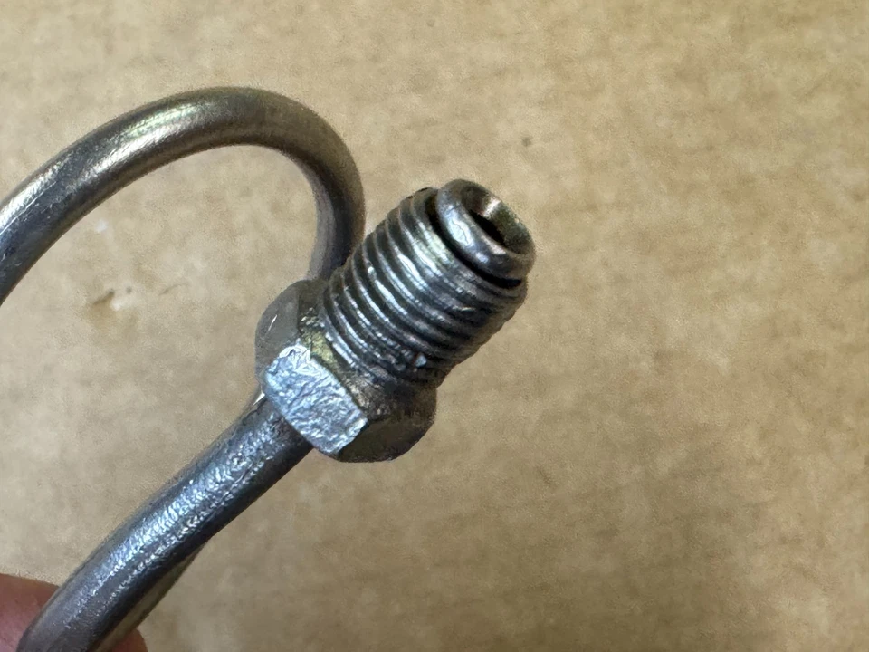 Ford Mustang 87-93 Líneas de freno Cilindro maestro Válvula dosificadora Tambor 8,8 OEM Foto 3 de 4