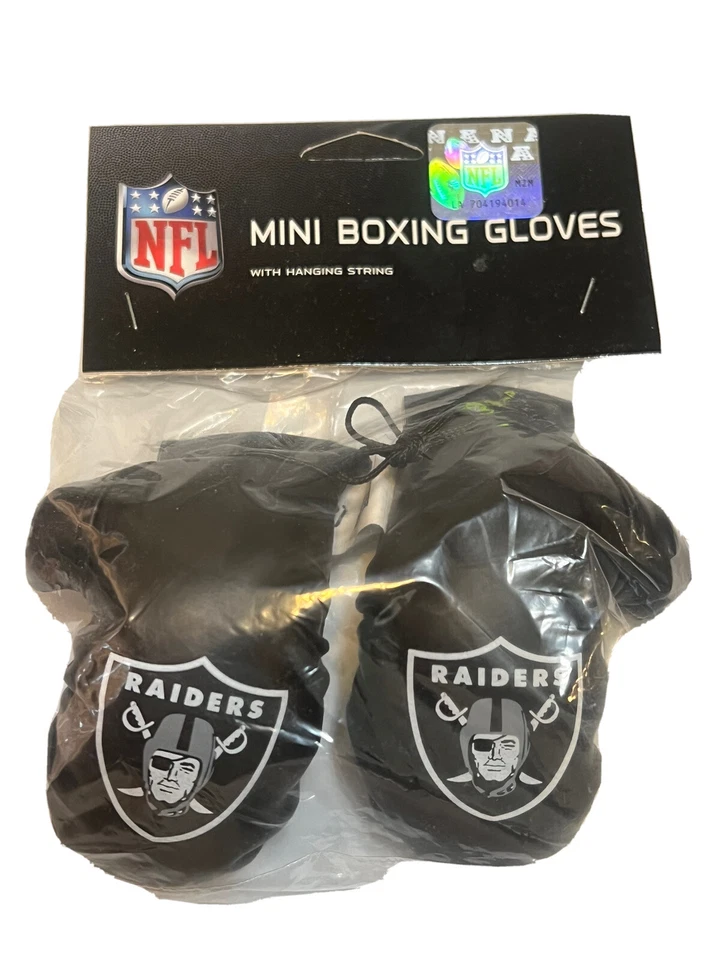 Mini guantes de boxeo con espejo retrovisor para auto de los Raiders de Las Vegas NFL Foto 2 de 3