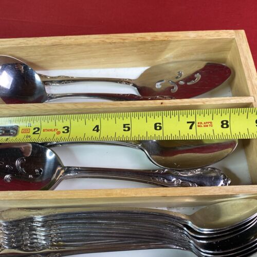 100+ Piece Set Of Vintage Distinction Deluxe Stainless By Oneida HH - Picture 10 of 14