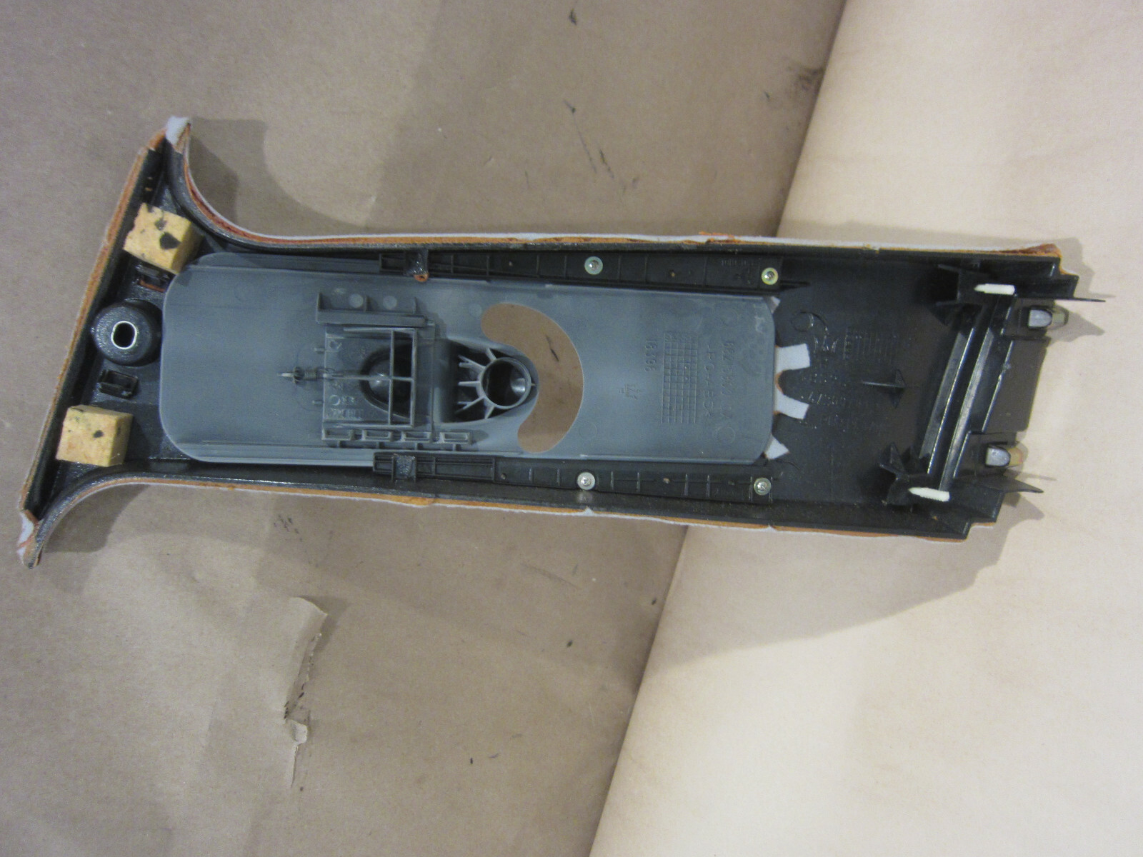 Maserati Quattroporte 2005+ - RH Upper B-Pillar Cover Trim - Grey  67200700
