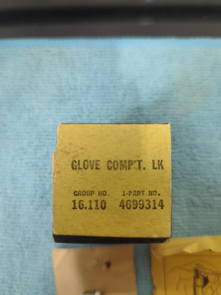 Conjunto de bloqueo de compartimento de guantera para camioneta Chevrolet GM 1940-1954 4099314 NUEVO DE STOCK  Foto 2 de 4