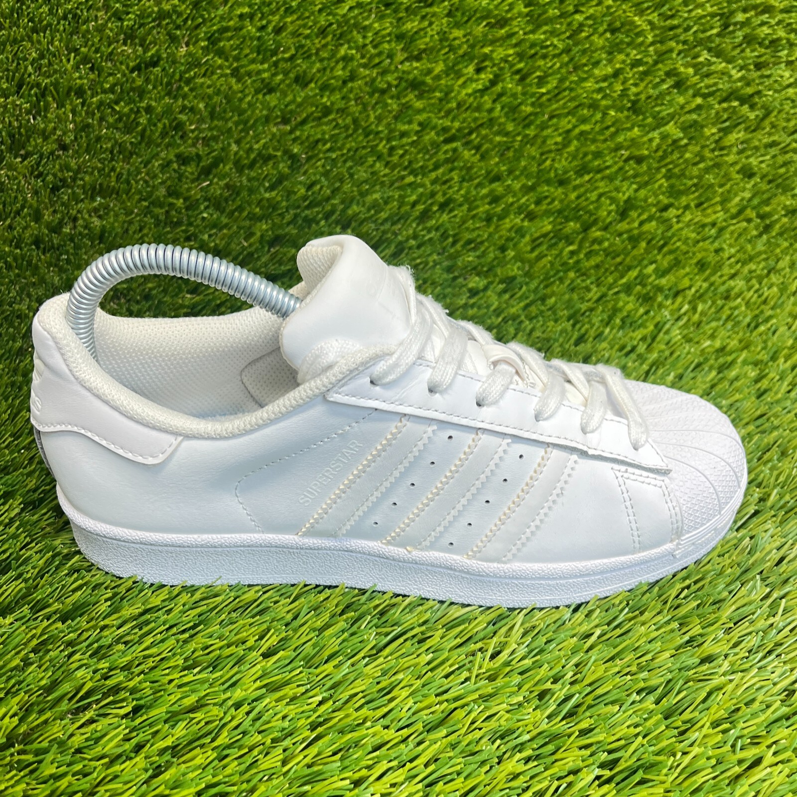 SAOLA Scarpe da ginnastica Adidas Originals Superstar da ragazzo taglia 5 5 anni bianche sportive in pelle