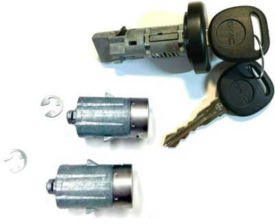 GM OEM Ignition & Door Lock Cylinder Set With 2 GMC Logo Keys (Strattec)
