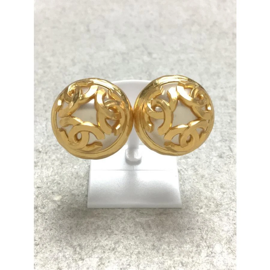 Chanel hotsell earrings material