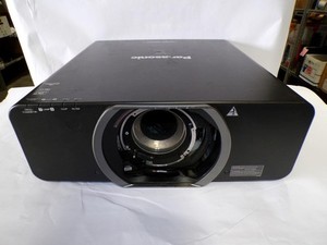 Panasonic PT-DZ10KU WUXGA Large Venue 3-DLP Projector Runtime: 5307h (V5198)