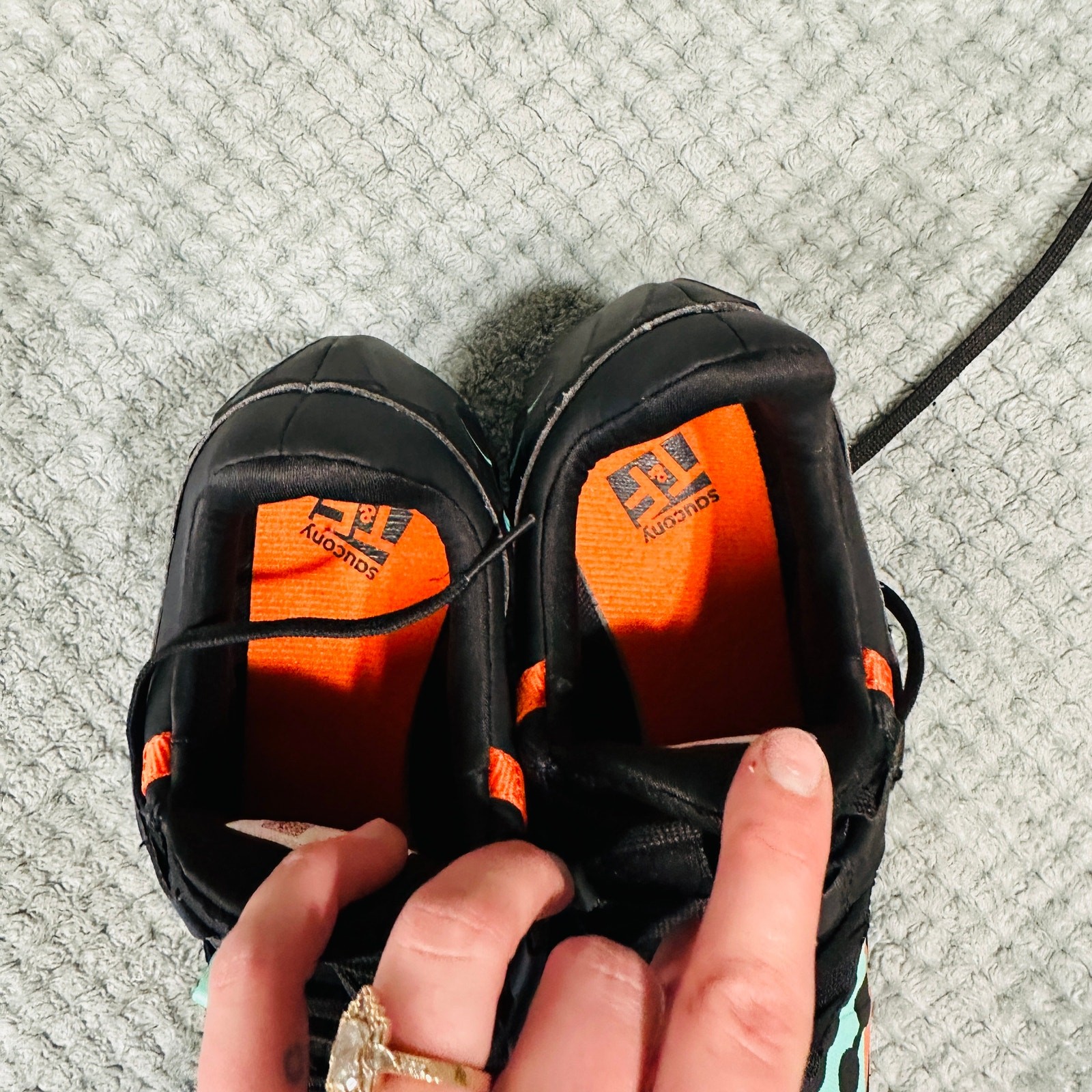 SAUCONY SHOWDOWN 5 TRACK/RUNNING/SPRINTING SNEAKERS BLACK/TEAL SPIKES MENS  thumbnail 3