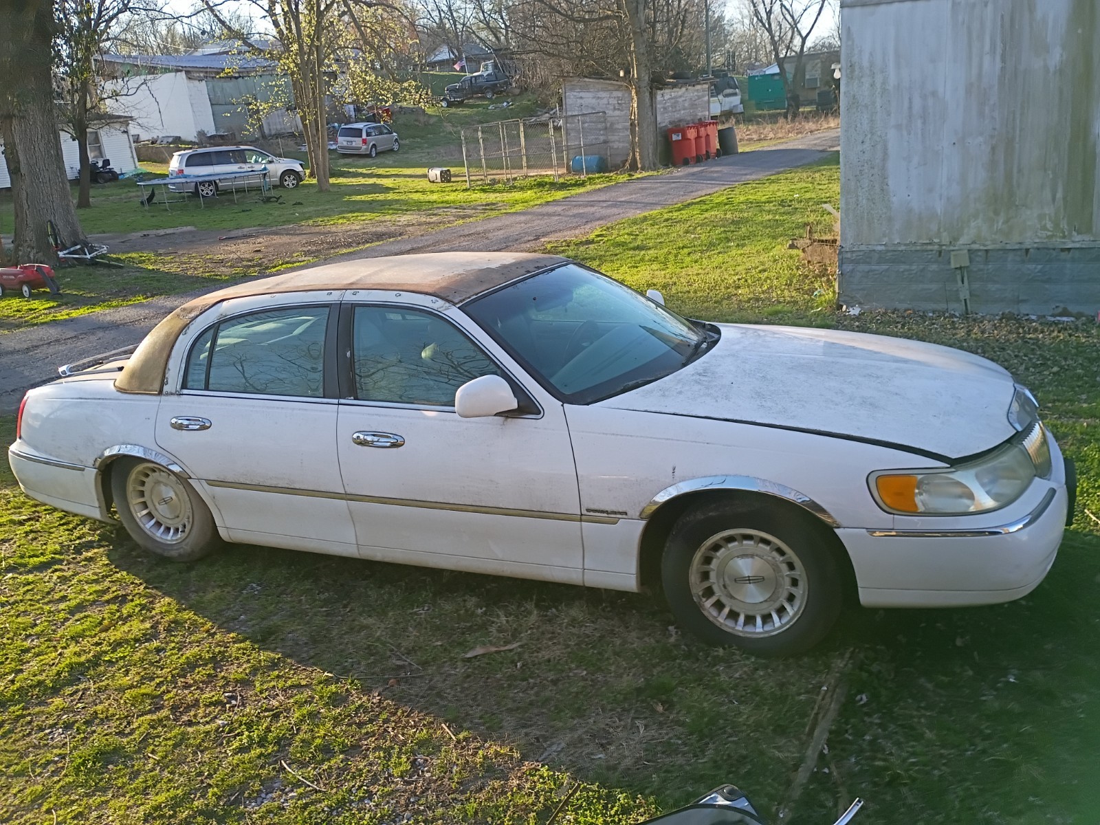 1999 Lincoln Town Car for sale in Cave in Rock Illinois