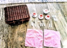 Schylling Pink White Porcelain BUTTERFLY Tea Set Wicker Picnic Basket Vintage