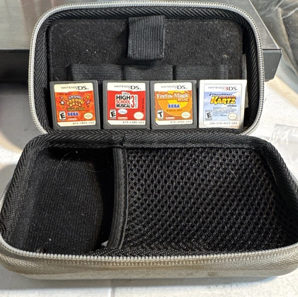 FUNDA NINTENDO DS CON 4 JUEGOS Foto 2 de 4
