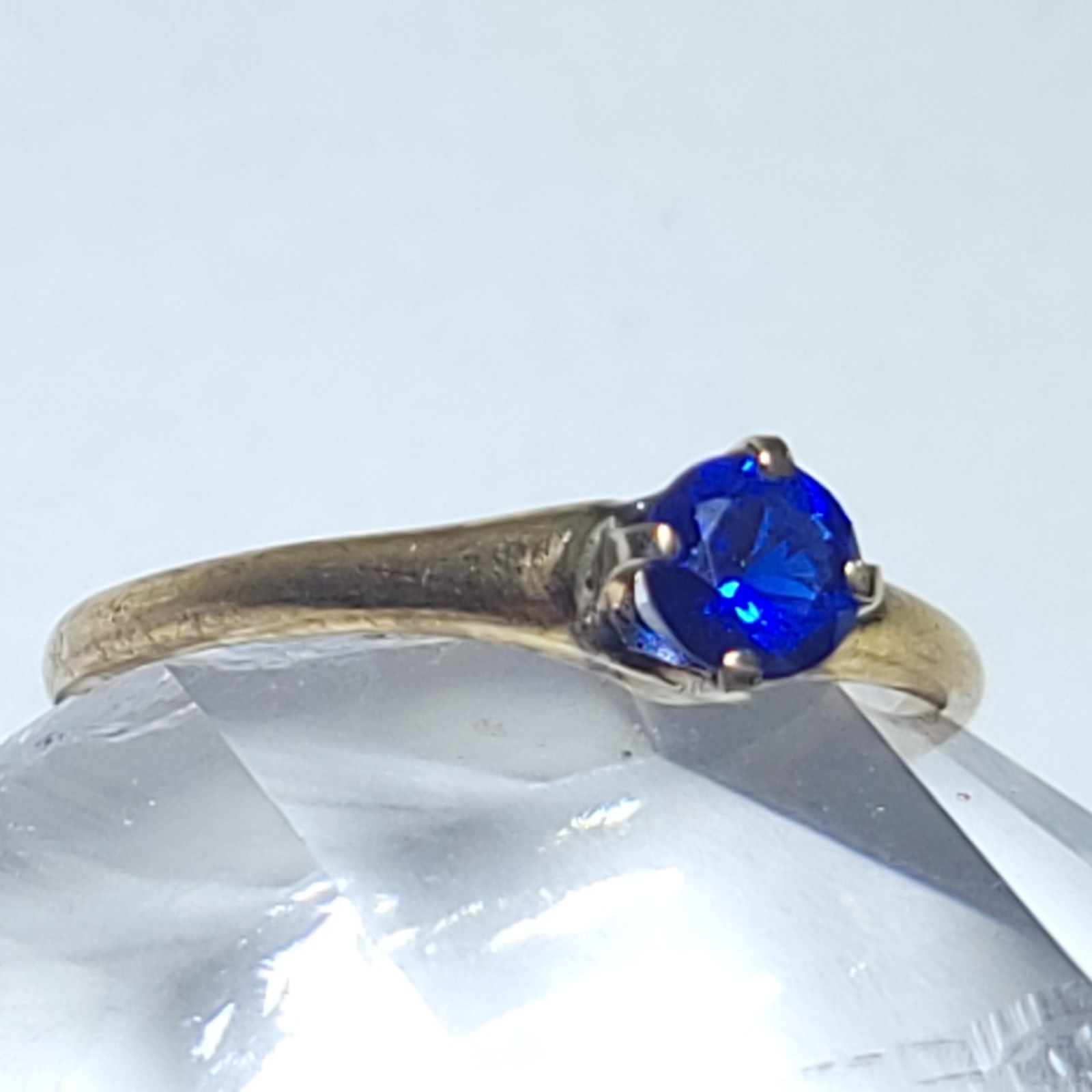 10k Gold Ring Vintage Size 4.75 Dark Blue Stone Prong Set Solitaire 10 Karat