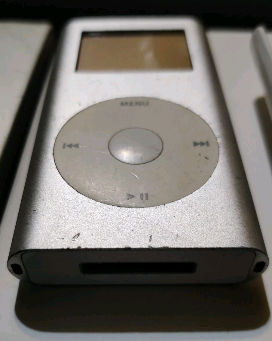 Apple iPod Mini Silver 6GB Boxed image 2