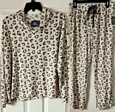 PJ Couture Women's 3/4 Sleeve Hoodie Pajama Set Leopard Print Brown/Cream Size M