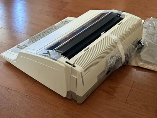 Brand New Boxed Nakajima WPT-160 Electronic Portable Typewriter - Picture 6 of 8