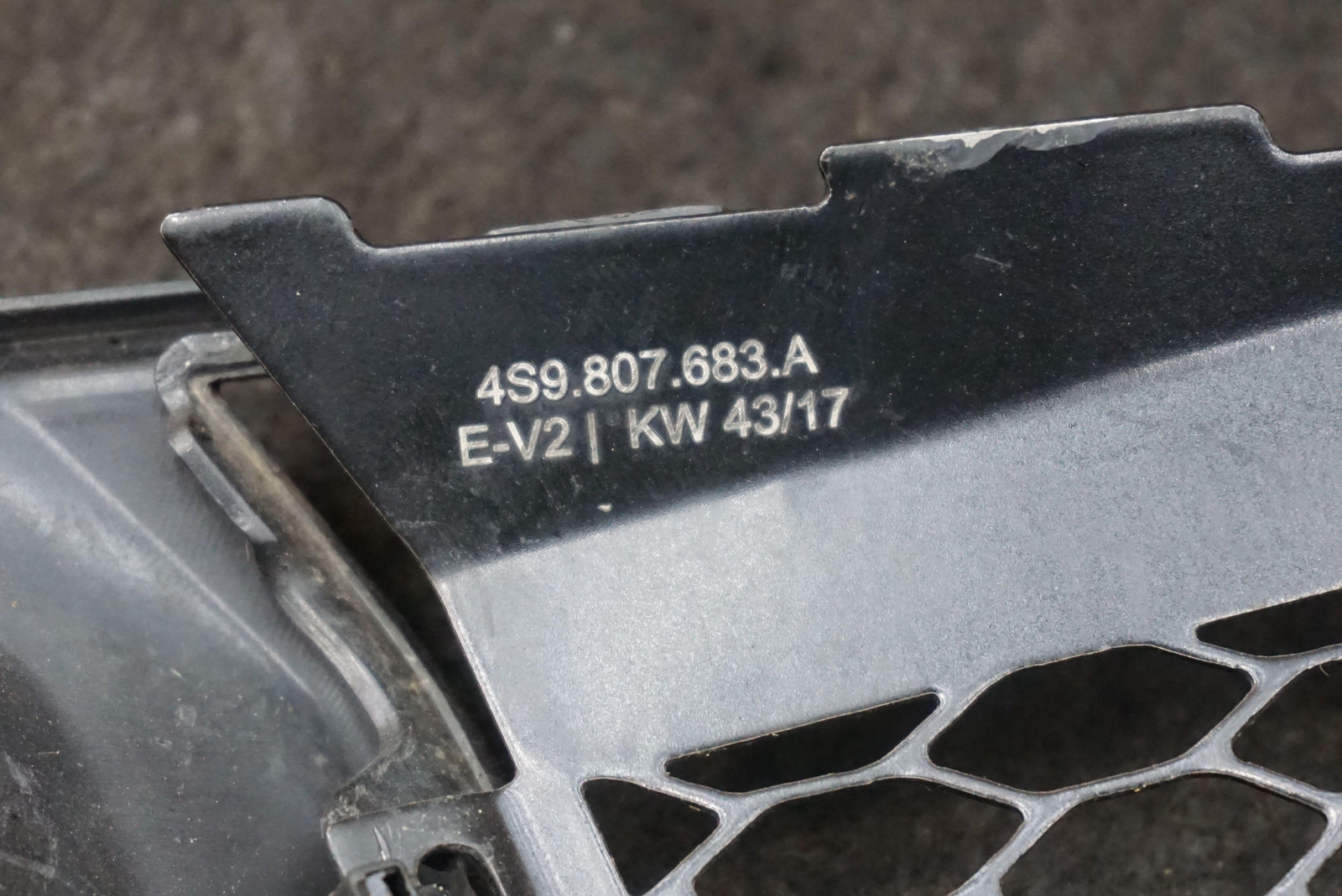Front Bumper Lower Left Grille W/ Cover OEM 4S9807683B Audi R8 GT4 4S 2016-18