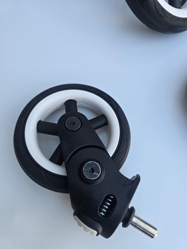 Bugaboo Butterfly Wheels Only - gebrauchter Zustand, Ersatzteile | 4630153 - Bild 3 von 11