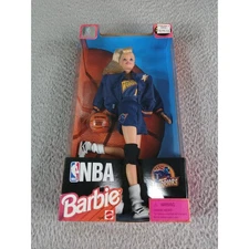 Vintage NBA Barbie Golden State Warriors 20742 Basketball 1998 Mattel Pose NIB