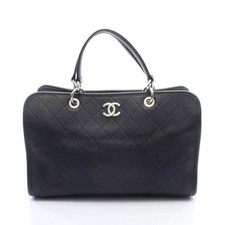 CHANEL Matelasse Grained Calf Handbag