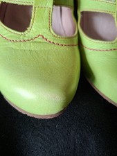 Moshulu size 5 shoes. lime green with pink highlights