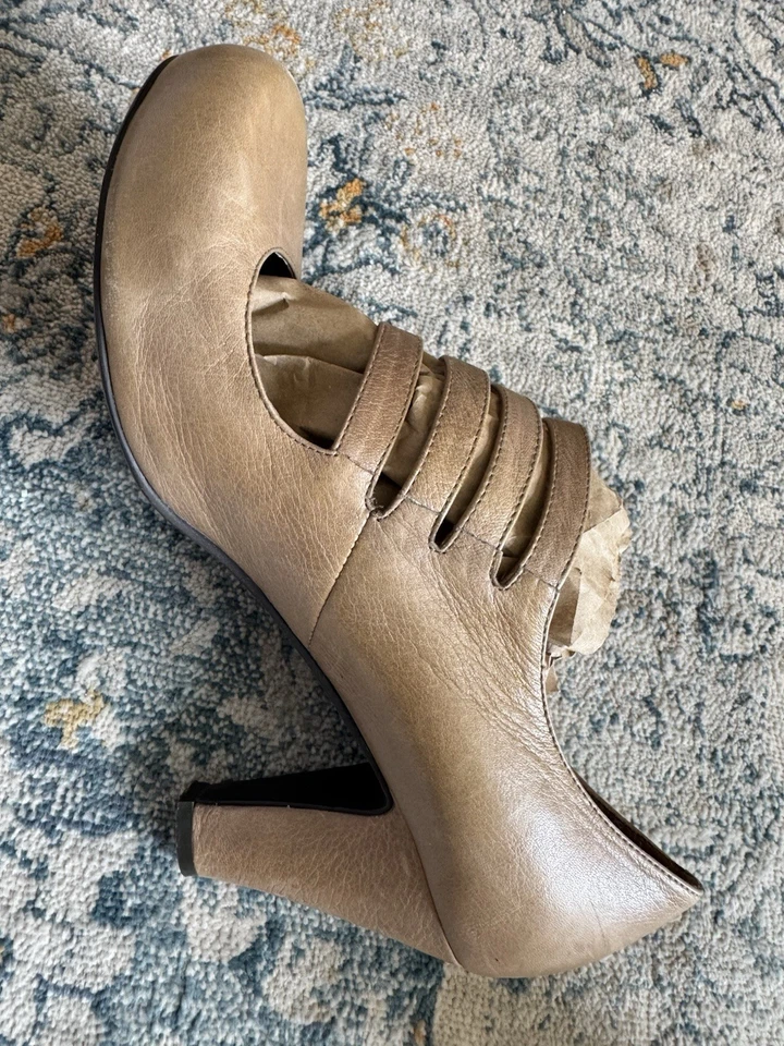 Jeffrey Campbell Vintage Nude Pump SIZE 10 - Image 3 of 4
