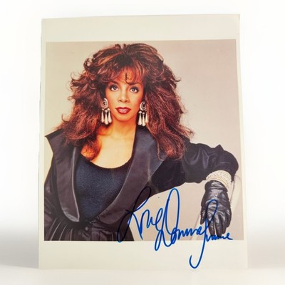 DONNA SUMMER Hand Signed Vintage 8x10 Promo Photo Authentic Disco Diva Signature