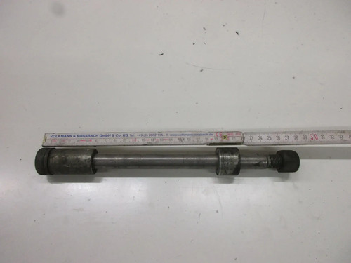 Suzuki GS 400 Bj.79 Steckachse hinten 17 mm Achse Hinterrad Felge axle Schraube