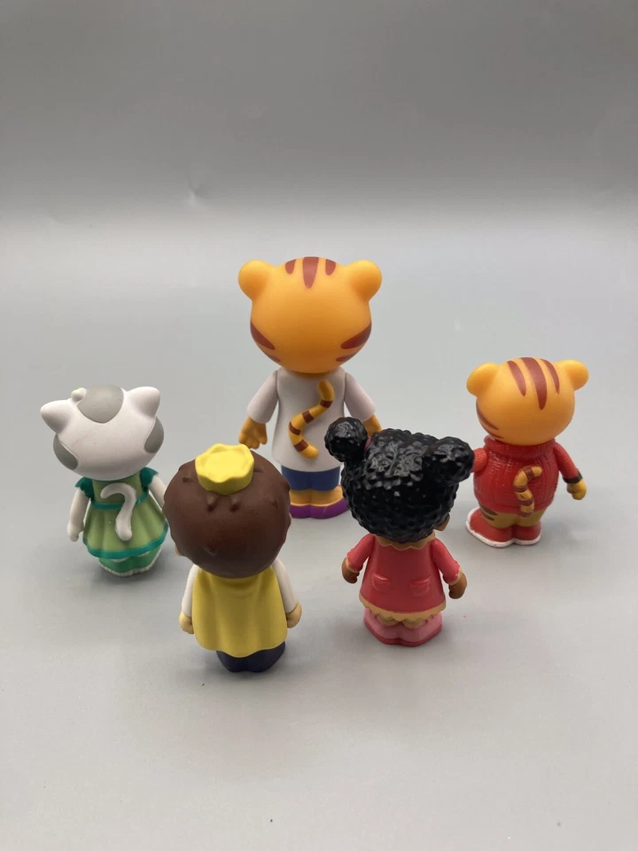 Mr. Roger’s Daniel Tiger 4 Figuras: Príncipe Miércoles Mamá Miss Elaina Katerina Foto 3 de 3