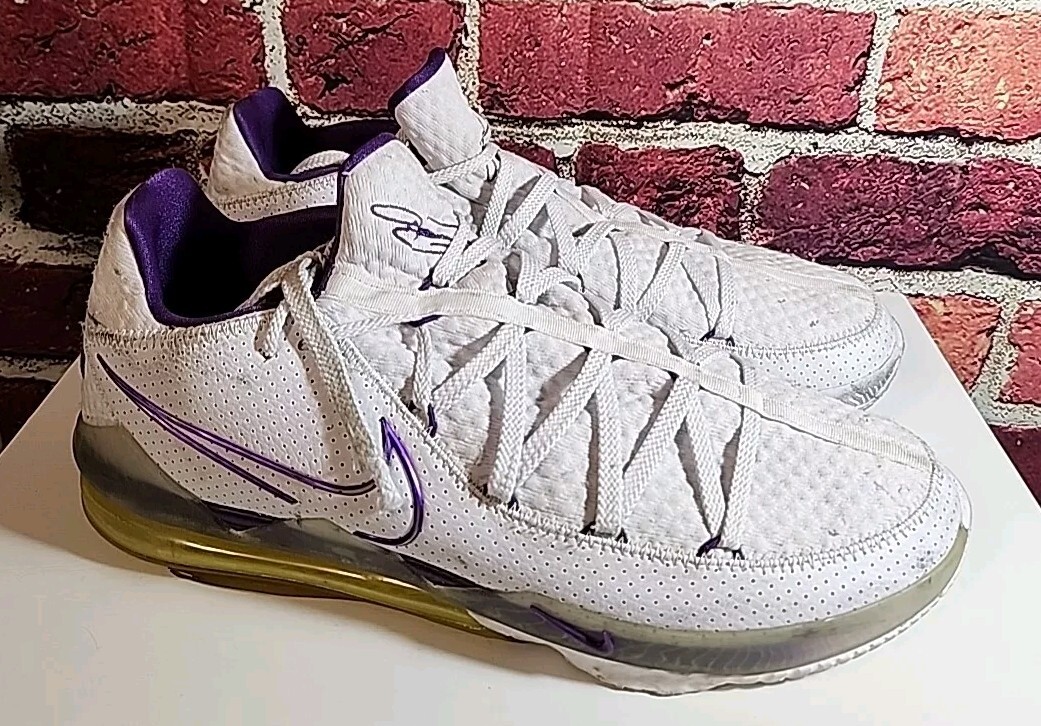 Nike LeBron James Low Lakers mens size 17 purple white Bin