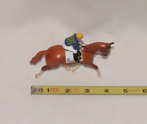 Breyer stablemate Breyerfest hands down race horse with jockey 2018 chestnut TB - Picture 2 of 6
