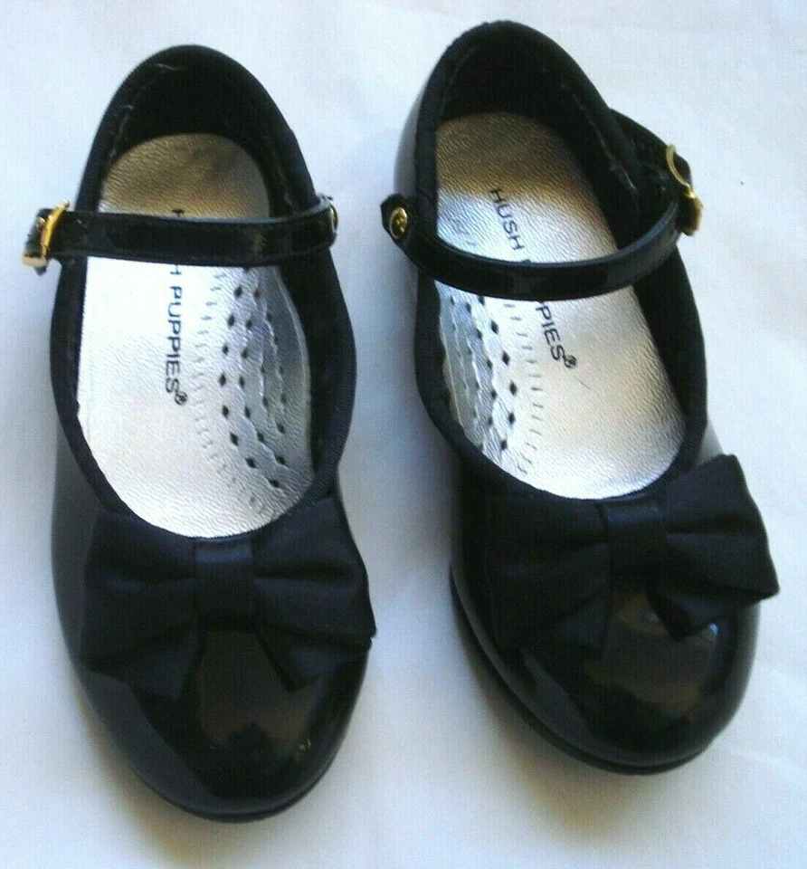 Hush Puppies 婴幼儿 女孩 黑色漆皮鞋 缎面 蝴蝶结 尺码 5.5 — 第 2/4 张图片