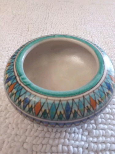 VIETRI SIGNED ITALIAN ART Small POTTERY BOWL 4 x 2.25 Inches - Picture 1 of 12
